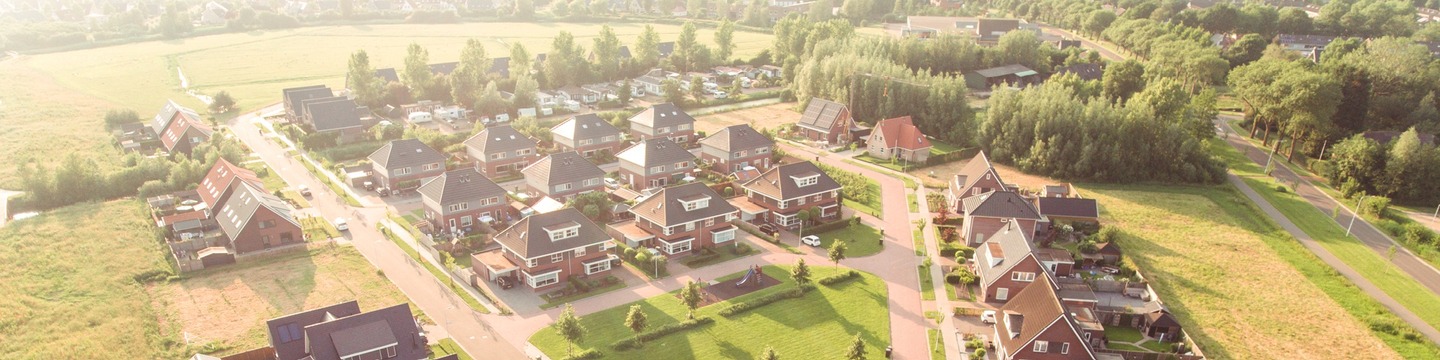 Luchtfoto van het dorp Buitenpost